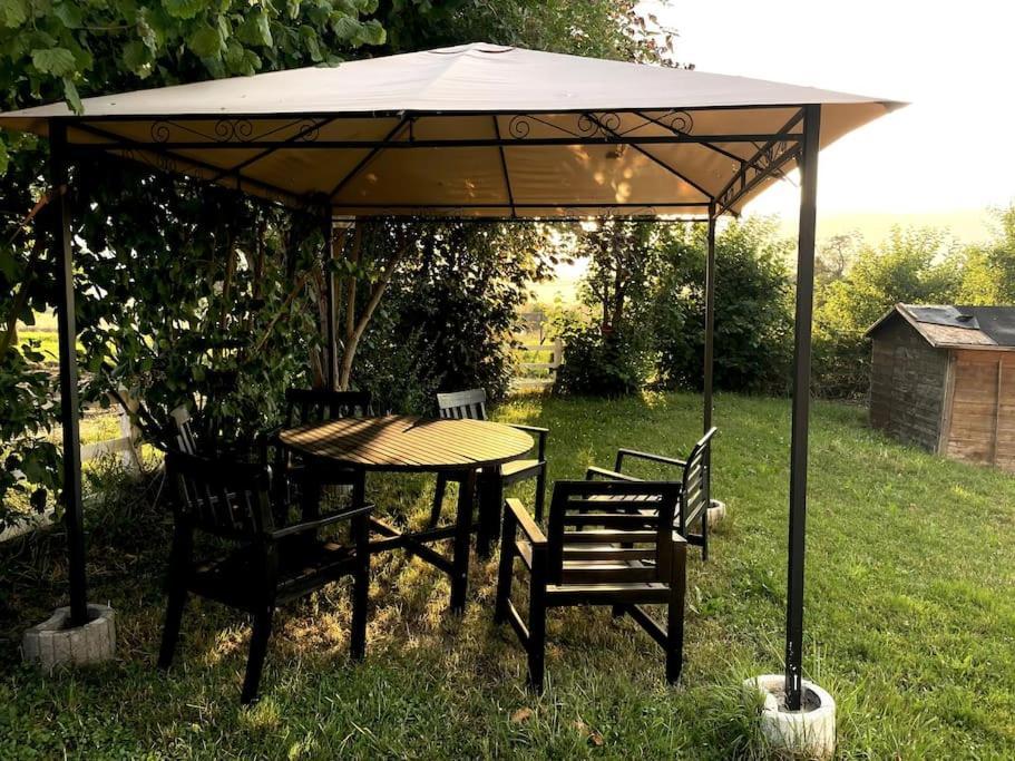 Joli Appartement Paisible Corcelles-sur-Chavornay Bagian luar foto
